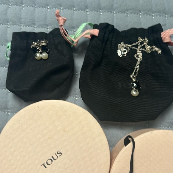 Like New [$139] Tous Silver Erma Necklace with Onix, Pearl and Spinel 🐻 - Picture 5 of 6